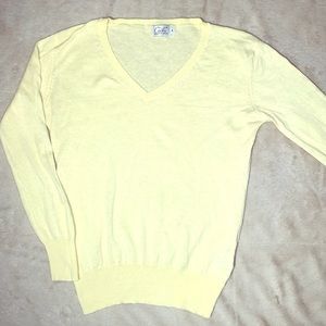 Lightweight v-neck sweater - pale yellow